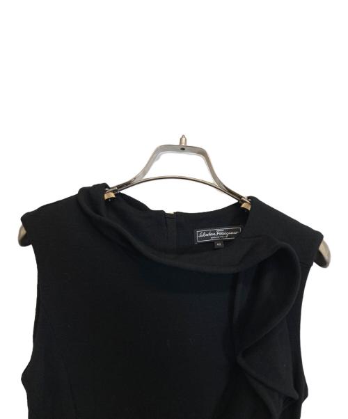 Salvatore Ferragamo（サルヴァトーレ フェラガモ）Salvatore Ferragamo (サルヴァトーレ フェラガモ) ノースリーブフリルワンピース ブラック サイズ:42の古着・服飾アイテム