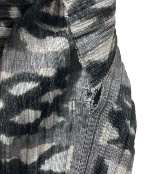 PLEATS PLEASE（プリーツプリーズ）PLEATS PLEASE (プリーツプリーズ) 総柄プリーツカットソー グレー サイズ:4の古着・服飾アイテム