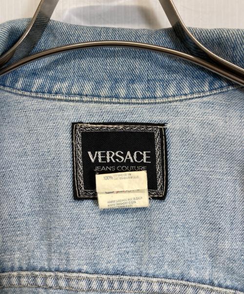 VERSACE（ヴェルサーチェ）VERSACE (ヴェルサーチェ) バック刺繍デニムジャケット インディゴ サイズ:Sの古着・服飾アイテム