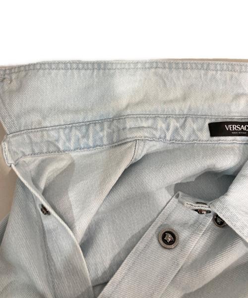 VERSACE（ヴェルサーチェ）VERSACE (ヴェルサーチェ) メデューサボタンデニムジャケット インディゴ サイズ:50の古着・服飾アイテム
