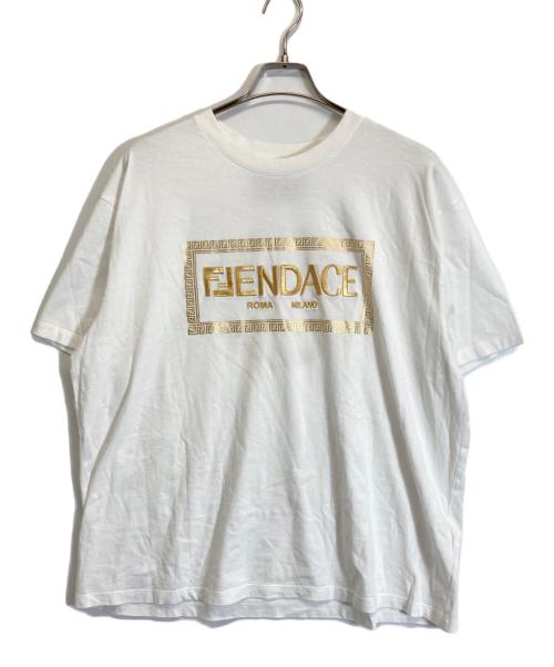 FENDI（フェンディ）FENDI (フェンディ) VERSACE (ヴェルサーチェ) Fendace Logo Tee ホワイト サイズ:XLの古着・服飾アイテム