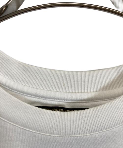 FENDI（フェンディ）FENDI (フェンディ) VERSACE (ヴェルサーチェ) Fendace Logo Tee ホワイト サイズ:XLの古着・服飾アイテム