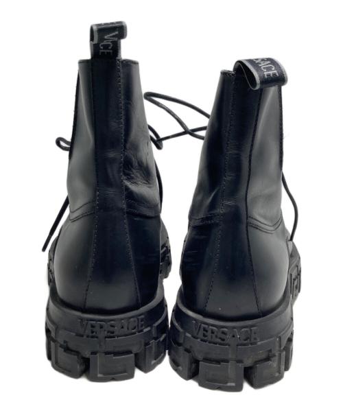 VERSACE（ヴェルサーチェ）VERSACE (ヴェルサーチェ) ブーツ ブラック サイズ:43の古着・服飾アイテム