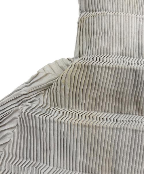 ISSEY MIYAKE（イッセイミヤケ）ISSEY MIYAKE (イッセイミヤケ) カットソー グレー サイズ:記載なしの古着・服飾アイテム