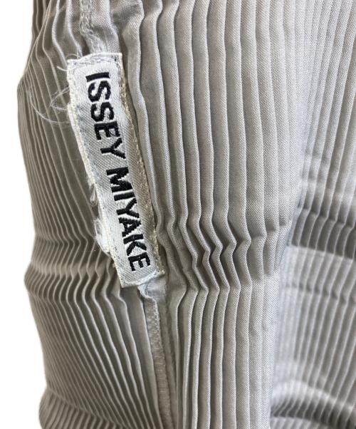 ISSEY MIYAKE（イッセイミヤケ）ISSEY MIYAKE (イッセイミヤケ) カットソー グレー サイズ:記載なしの古着・服飾アイテム