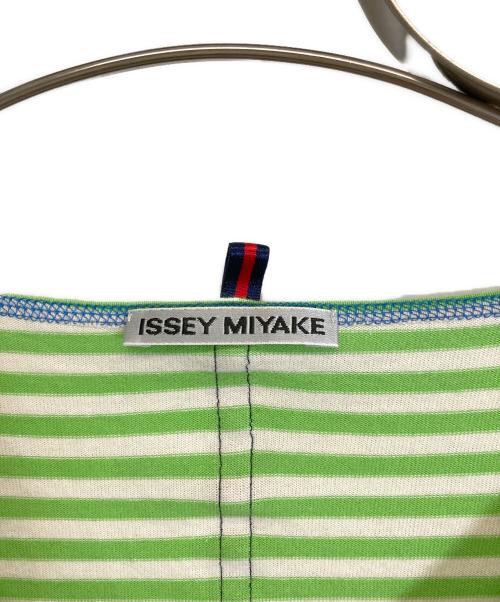 ISSEY MIYAKE（イッセイミヤケ）ISSEY MIYAKE (イッセイミヤケ) カットソー グリーン サイズ:-の古着・服飾アイテム