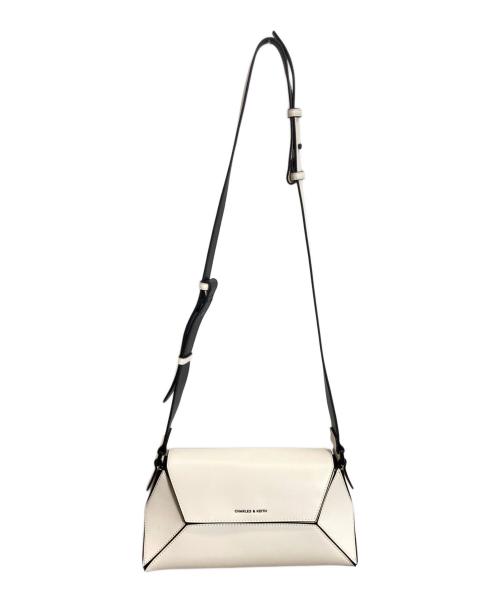 CHARLES & KEITH（チャールズアンドキース）CHARLES & KEITH (チャールズアンドキース) ナスリン ジオメトリックショルダーバッグ ホワイトの古着・服飾アイテム