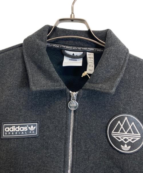 adidas（アディダス）adidas (アディダス) ロゴワッペン フルジップ スイングトップ グレー サイズ:Sの古着・服飾アイテム