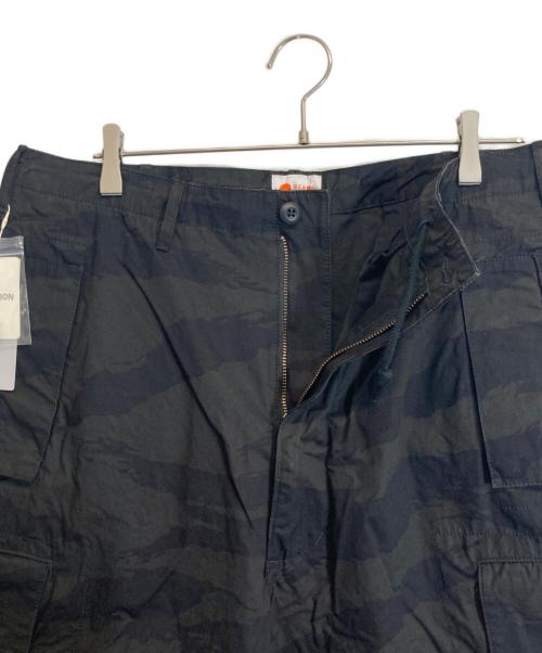 BEAMS JAPAN（ビームスジャパン）BEAMS JAPAN (ビームスジャパン) カモ カーゴパンツ ブラック サイズ:Lの古着・服飾アイテム