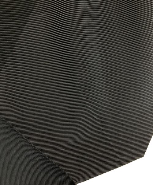 ISSEY MIYAKE（イッセイミヤケ）ISSEY MIYAKE (イッセイミヤケ) 変形プリーツワンピース ブラック サイズ:Mの古着・服飾アイテム