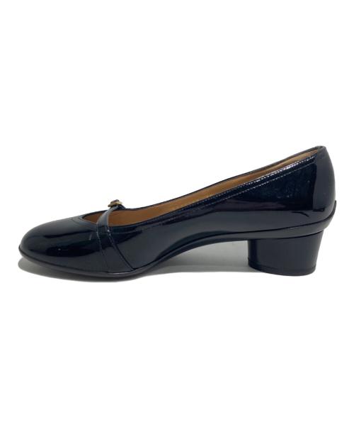 Salvatore Ferragamo（サルヴァトーレ フェラガモ）Salvatore Ferragamo (サルヴァトーレ フェラガモ) エナメルパンプス ブラック サイズ:40の古着・服飾アイテム