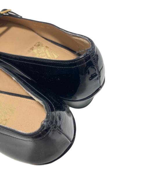Salvatore Ferragamo（サルヴァトーレ フェラガモ）Salvatore Ferragamo (サルヴァトーレ フェラガモ) エナメルパンプス ブラック サイズ:40の古着・服飾アイテム