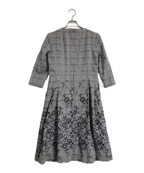 Leilian（レリアン）LEILIAN (レリアン) グレンチェックフラワー刺繍ワンピース グレー サイズ:Ｓの古着・服飾アイテム