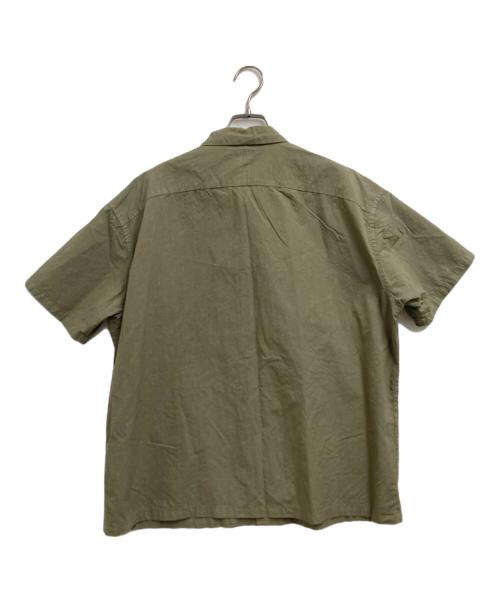 BRU NA BOINNE（ブルーナボイン）BRU NA BOINNE (ブルーナボイン) トルーパージッパー半袖シャツ オリーブ サイズ:Oの古着・服飾アイテム