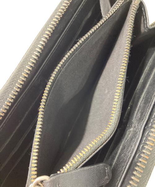 JIMMY CHOO（ジミーチュウ）JIMMY CHOO (ジミーチュウ) スタースタッズラウンドファスナー財布 ブラックの古着・服飾アイテム