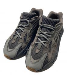 adidas（アディダス）の古着「YEEZY BOOST 700 V2」｜グレー