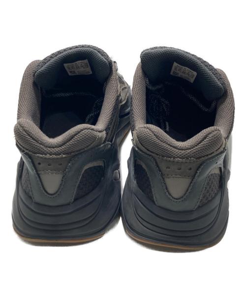 adidas（アディダス）adidas (アディダス) YEEZY BOOST 700 V2 グレー サイズ:28の古着・服飾アイテム