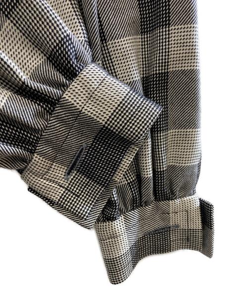 GIVENCHY（ジバンシィ）GIVENCHY (ジバンシィ) シルクチェックコート グレー サイズ:12の古着・服飾アイテム
