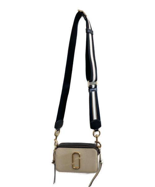 MARC JACOBS（マークジェイコブス）MARC JACOBS (マークジェイコブス) スナップショットショルダーバッグ ベージュの古着・服飾アイテム