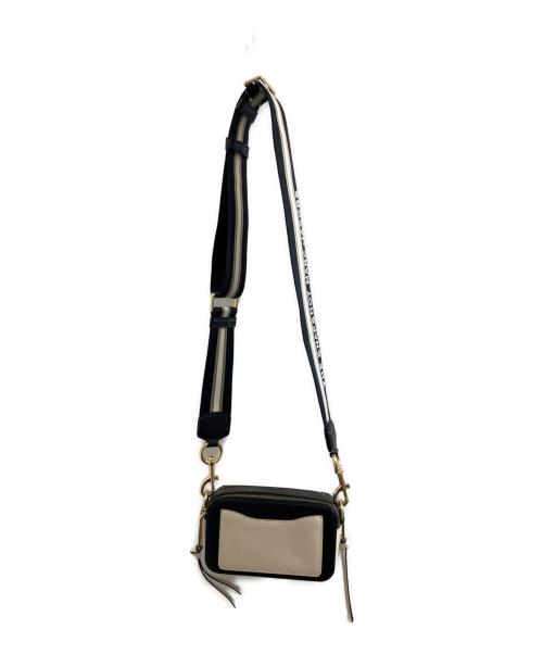MARC JACOBS（マークジェイコブス）MARC JACOBS (マークジェイコブス) スナップショットショルダーバッグ ベージュの古着・服飾アイテム