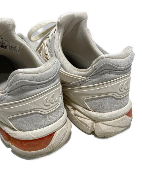 asics（アシックス）asics (アシックス) GEL-KAYANO TRAINER 21 ホワイト サイズ:28の古着・服飾アイテム
