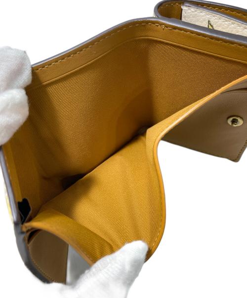 COACH（コーチ）COACH (コーチ) エッセンシャル ミニ トライフォード ウォレット スター プリント　M2477 アイボリーの古着・服飾アイテム