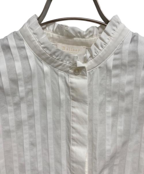 BALLSEY（ボールジィ）BALLSEY (ボールジィ) コットンシルクサテン タックフレアブラウス ホワイト サイズ:36の古着・服飾アイテム
