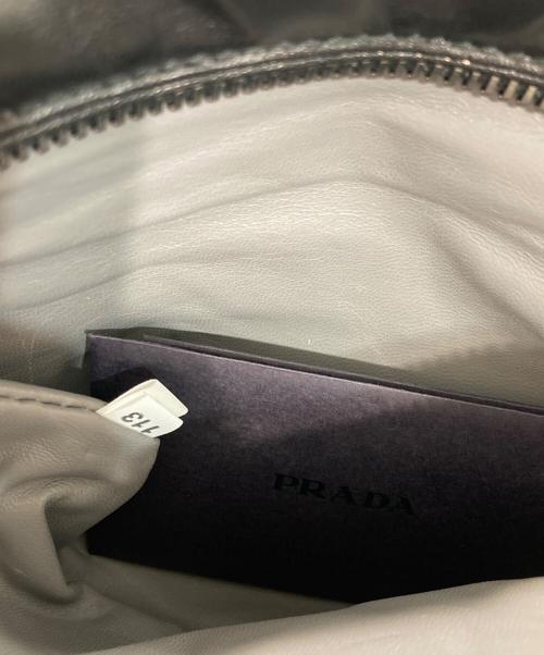 PRADA（プラダ）PRADA (プラダ) ナッパボンバーショルダーバッグ ブラックの古着・服飾アイテム