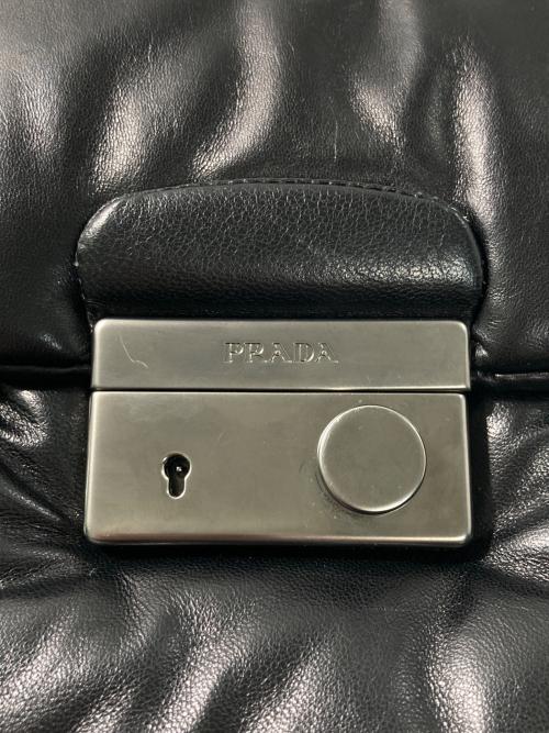 PRADA（プラダ）PRADA (プラダ) ナッパボンバーショルダーバッグ ブラックの古着・服飾アイテム
