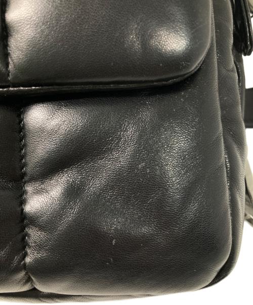 PRADA（プラダ）PRADA (プラダ) ナッパボンバーショルダーバッグ ブラックの古着・服飾アイテム