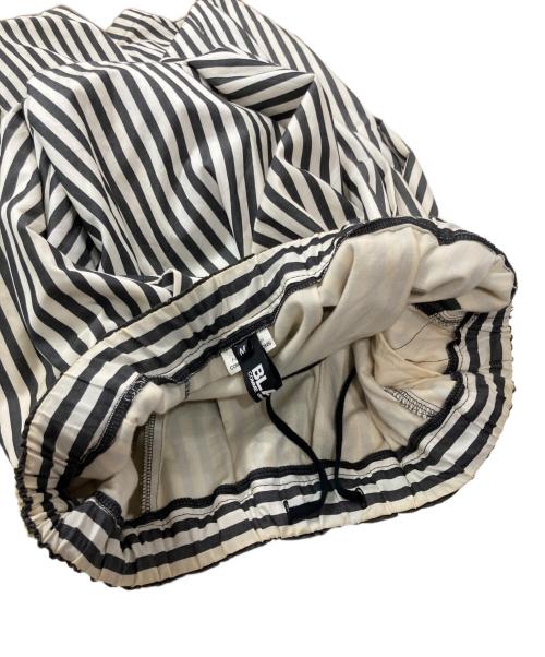 BLACK COMME des GARCONS（ブラックコムデギャルソン）BLACK COMME des GARCONS (ブラックコムデギャルソン) スカート ホワイト サイズ:Mの古着・服飾アイテム