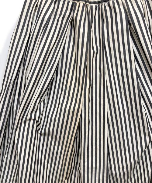 BLACK COMME des GARCONS（ブラックコムデギャルソン）BLACK COMME des GARCONS (ブラックコムデギャルソン) スカート ホワイト サイズ:Mの古着・服飾アイテム