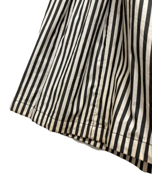 BLACK COMME des GARCONS（ブラックコムデギャルソン）BLACK COMME des GARCONS (ブラックコムデギャルソン) スカート ホワイト サイズ:Mの古着・服飾アイテム