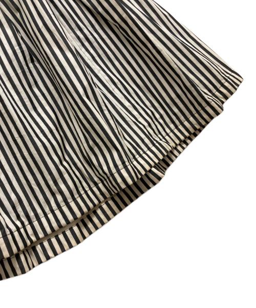 BLACK COMME des GARCONS（ブラックコムデギャルソン）BLACK COMME des GARCONS (ブラックコムデギャルソン) スカート ホワイト サイズ:Mの古着・服飾アイテム
