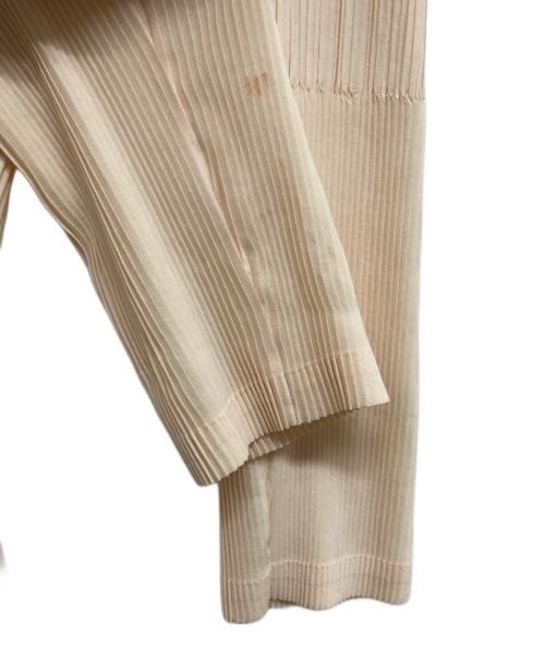 ISSEY MIYAKE FETE（イッセイミヤケフェット）ISSEY MIYAKE FETE (イッセイミヤケフェット) プリーツジャケット アイボリー サイズ:SIZEMの古着・服飾アイテム