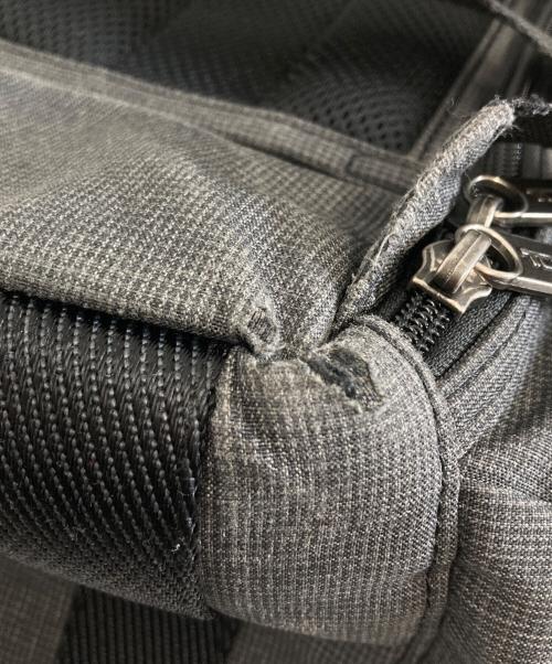 TUMI（トゥミ）TUMI (トゥミ) リュック グレーの古着・服飾アイテム