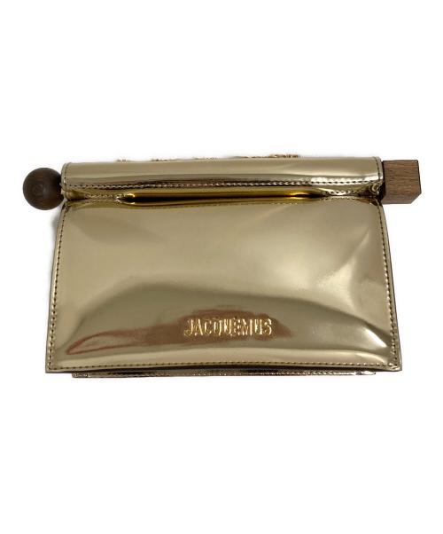 jacquemus（ジャックムス）jacquemus (ジャックムス) metallic leather Rond Carre Clutch ゴールドの古着・服飾アイテム
