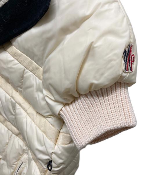MONCLER GRENOBLE（モンクレール グルノーブル）MONCLER GRENOBLE (モンクレール グルノーブル) GREYダウンジャケット　22098483 ベージュ サイズ:2の古着・服飾アイテム