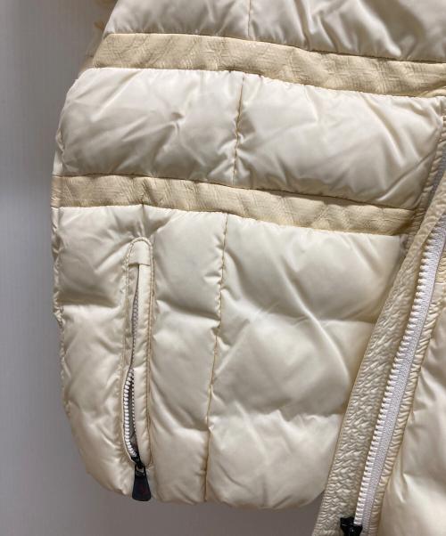 MONCLER GRENOBLE（モンクレール グルノーブル）MONCLER GRENOBLE (モンクレール グルノーブル) GREYダウンジャケット　22098483 ベージュ サイズ:2の古着・服飾アイテム