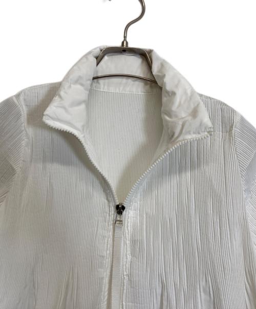 MONCLER（モンクレール）MONCLER (モンクレール) sacai (サカイ) SIZUKAプリーツコート ホワイトの古着・服飾アイテム
