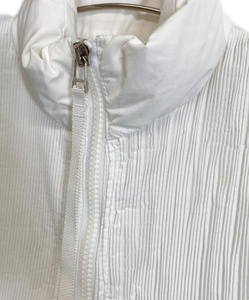 MONCLER（モンクレール）MONCLER (モンクレール) sacai (サカイ) SIZUKAプリーツコート ホワイトの古着・服飾アイテム