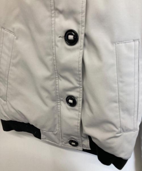 CANADA GOOSE（カナダグース）CANADA GOOSE (カナダグース) LABRADOR BOMBER アイボリー サイズ:Sの古着・服飾アイテム