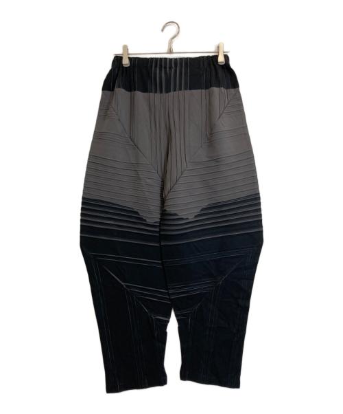ISSEY MIYAKE（イッセイミヤケ）ISSEY MIYAKE (イッセイミヤケ) Rhythmical Pleats Trousers ブラック サイズ:2の古着・服飾アイテム