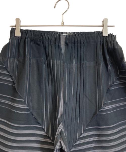 ISSEY MIYAKE（イッセイミヤケ）ISSEY MIYAKE (イッセイミヤケ) Rhythmical Pleats Trousers ブラック サイズ:2の古着・服飾アイテム