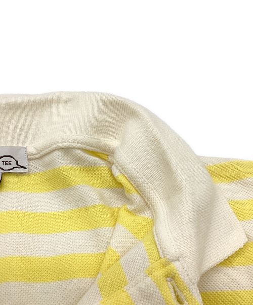 maison kitsune（メゾンキツネ）MAISON KITSUNE (メゾンキツネ) ポロシャツ　ボーダー　キツネ刺繍 ホワイト×イエロー サイズ:Sの古着・服飾アイテム