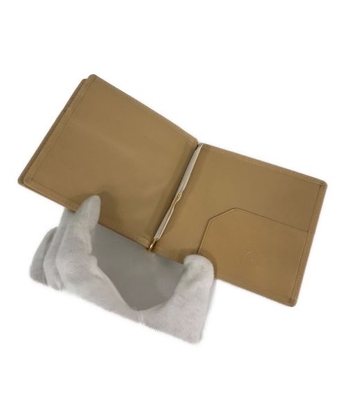 KITAMURA（キタムラ）KITAMURA (キタムラ) マネークリップ付二つ折り財布 ベージュの古着・服飾アイテム