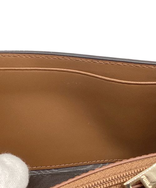 FURLA（フルラ）FURLA (フルラ) CONTINENTAL WALLET / コンチネンタルウォレット　長財布　ターンロック　バイカラー ピンクベージュ×ブラックの古着・服飾アイテム