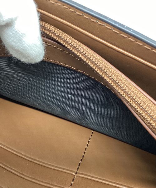 FURLA（フルラ）FURLA (フルラ) CONTINENTAL WALLET / コンチネンタルウォレット　長財布　ターンロック　バイカラー ピンクベージュ×ブラックの古着・服飾アイテム