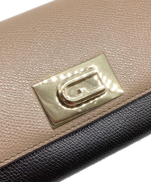 FURLA（フルラ）FURLA (フルラ) CONTINENTAL WALLET / コンチネンタルウォレット　長財布　ターンロック　バイカラー ピンクベージュ×ブラックの古着・服飾アイテム