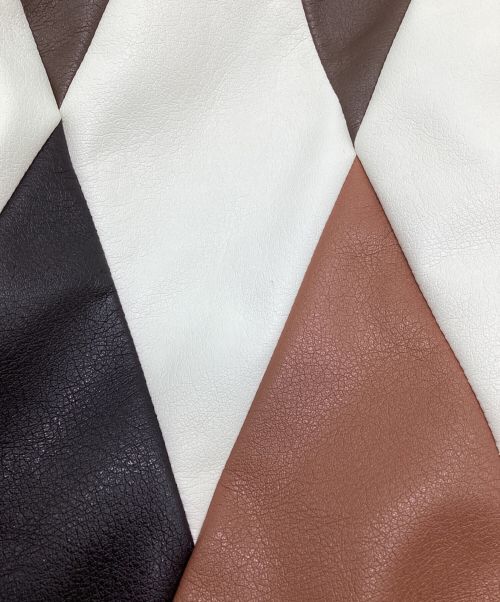 TACASI（タキャシ）TACASI (タキャシ) フェイクレザージャケット　ノーカラー　Vネック　ジップ　ダイヤ　マルチカラー ブラウン サイズ:44の古着・服飾アイテム